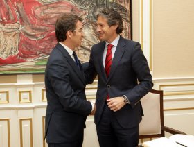 Alberto Núñez Feijóo e Íñigo de la Serna, tras la reunión celebrada en Santiago de Compostela.